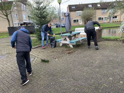 Foto 2 uit Kerstboom optuigen