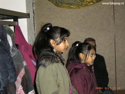 Foto 110 uit holi feest 2006 b.w