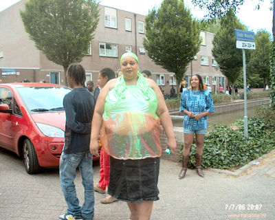 Foto 70 uit carnaval 2006 b.w