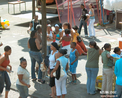 Foto 211 uit carnaval 2006 b.w