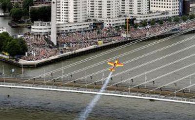 Foto 135 uit red bull air race r.dam