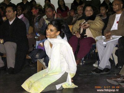 Foto 75 uit holi feest 2006 b.w