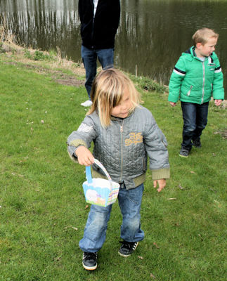 Foto 51 uit PaaseierenZoeken7_4