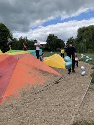 Foto 16 uit De Meeuw Vliegt Uit