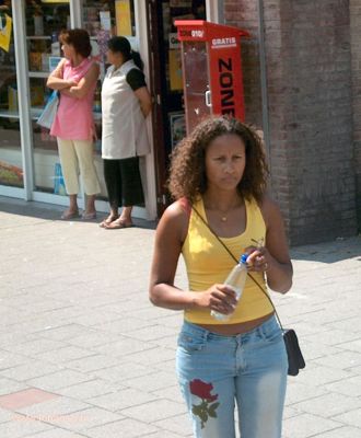 Foto 20 uit carnaval 2006 b.w