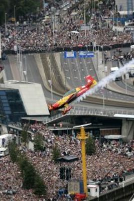 Foto 37 uit red bull air race r.dam