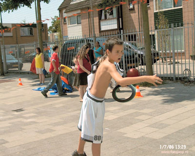 Foto 196 uit opzoomeren 2006 bw