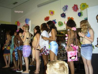 Foto 31 uit miss verkiezing 2005