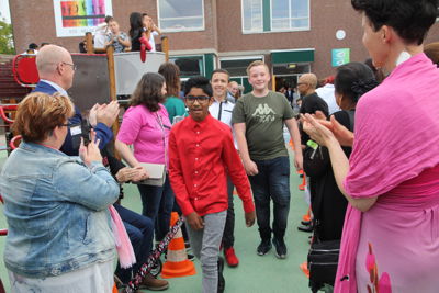 Foto 29 uit RegenboogEindFeest