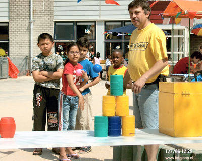 Foto 99 uit opzoomeren 2006 bw