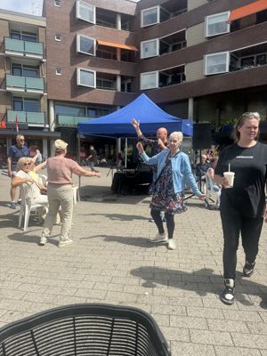 Foto 26 uit X-Wijkfeest en Braderie Prinsenplein ijsselmonde geplaatst 4-7-2026 