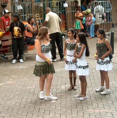 Foto 59 uit carnaval 2006 b.w