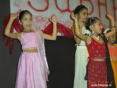 Foto 39 uit holi feest 2006 b.w