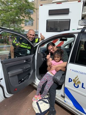 Foto 4 uit 11-8 Politie post