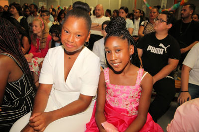 Foto 75 uit RegenboogEindFeest