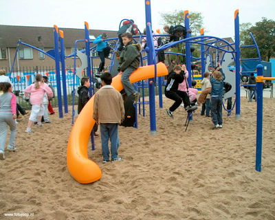 Foto 31 uit schoolsportplein07b.w