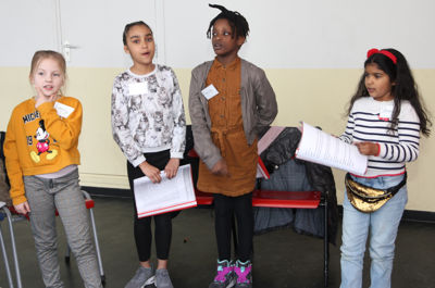 Foto 27 uit Meiden Zangkoor