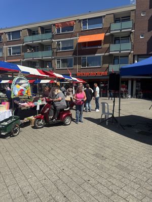 Foto 18 uit X-Wijkfeest en Braderie Prinsenplein ijsselmonde geplaatst 4-7-2026 