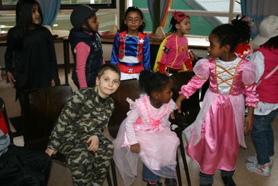 Foto 106 uit RKregenboogcarnaval