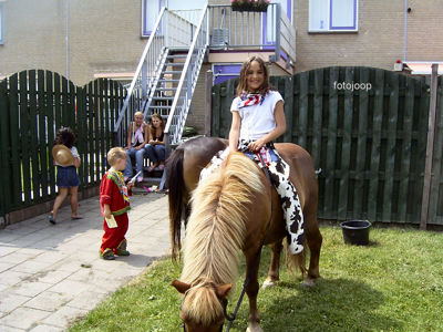 Foto 255 uit country feest 2005