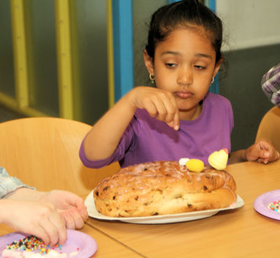 Foto 22 uit PaasBrood Versieren