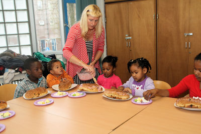 Foto 24 uit PaasBrood Versieren