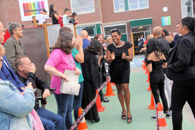 Foto 51 uit RegenboogEindFeest