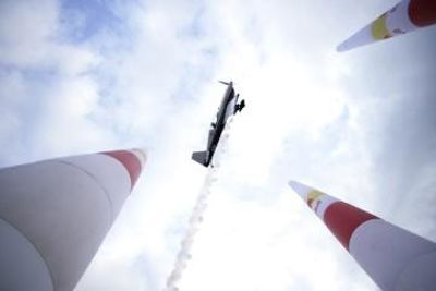Foto 15 uit red bull air race r.dam