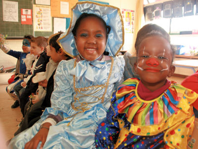 Foto 340 uit CarnavalRkRegenboog