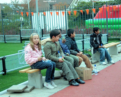 Foto 15 uit schoolsportplein07b.w