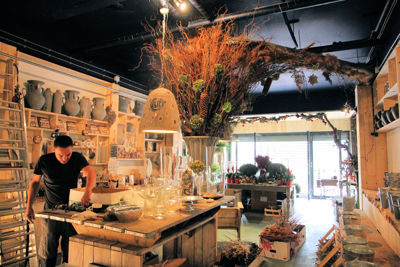 Foto 79 uit De Bloemenboetiek