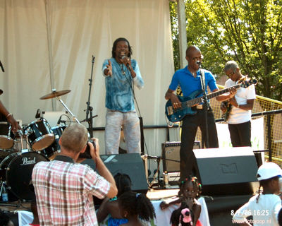 Foto 241 uit carnaval 2006 b.w