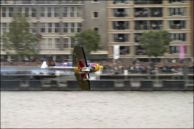 Foto 72 uit red bull air race r.dam