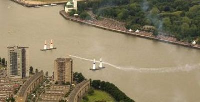 Foto 84 uit red bull air race r.dam
