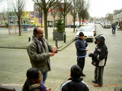 Foto 107 uit holi feest 2006 b.w