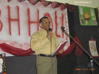 Foto 83 uit holi feest 2006 b.w