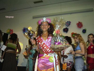 Foto 38 uit miss verkiezing 2005