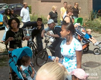 Foto 24 uit carnaval 2006 b.w