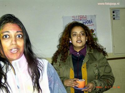 Foto 114 uit holi feest 2006 b.w