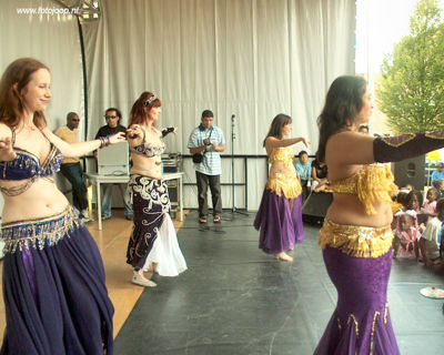 Foto 320 uit Carnaval 2007 b.w