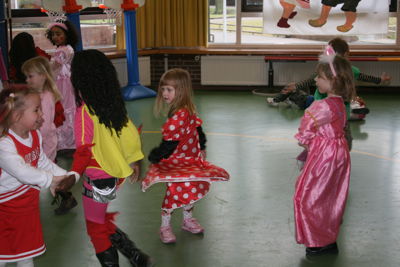 Foto 72 uit RKregenboogcarnaval