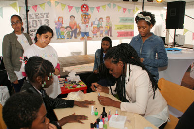 Foto 145 uit LikeJeWijkfeest14-9