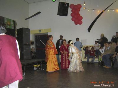 Foto 97 uit holi feest 2006 b.w