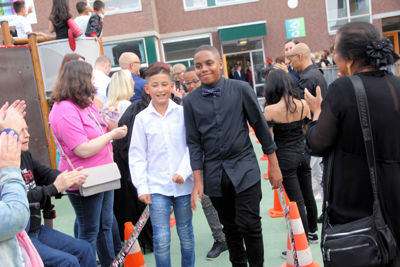 Foto 45 uit RegenboogEindFeest