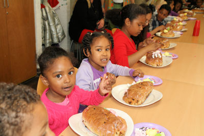 Foto 26 uit PaasBrood Versieren