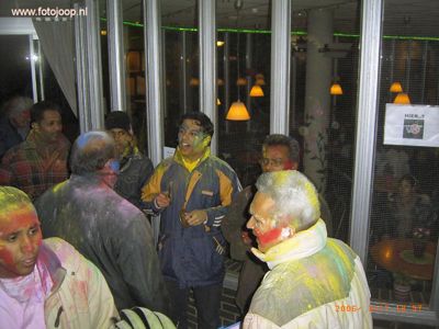 Foto 121 uit holi feest 2006 b.w