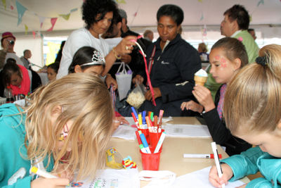 Foto 144 uit LikeJeWijkfeest14-9