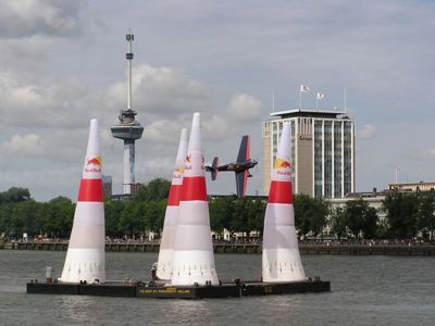 Foto 73 uit red bull air race r.dam