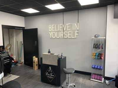 Foto 4 uit Opening Kapsalon