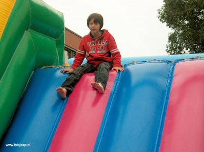 Foto 4 uit schoolsportplein07b.w